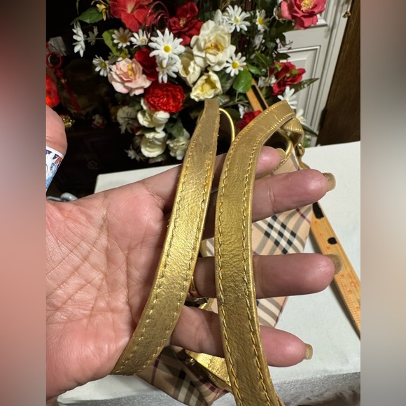 AUTHENTIC BURBERRY TOTE BAG - Picture 6 of 11